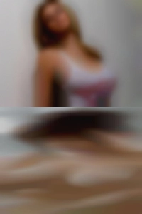 I'm nude women poly and looking for my people.